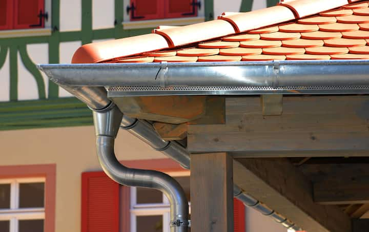 Long lasting steel gutters installation in Springfield